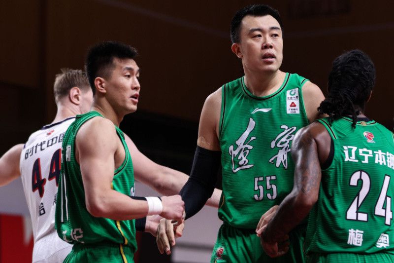 被问到是否认为吉拉西会继续留队，威尔勒说道：“我目前没看到他离队的迹象。